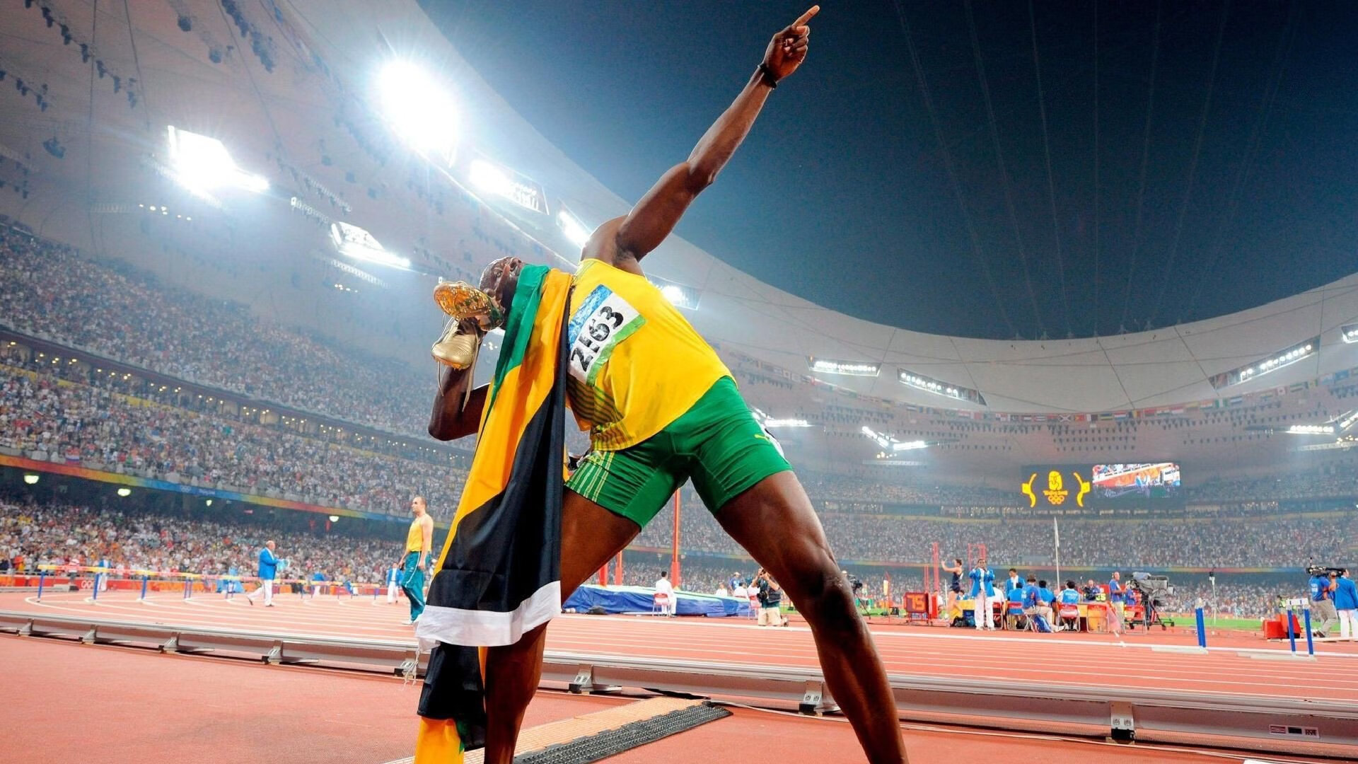 体育竞技引人入胜，观众尽情欢乐，体育竞技的乐趣