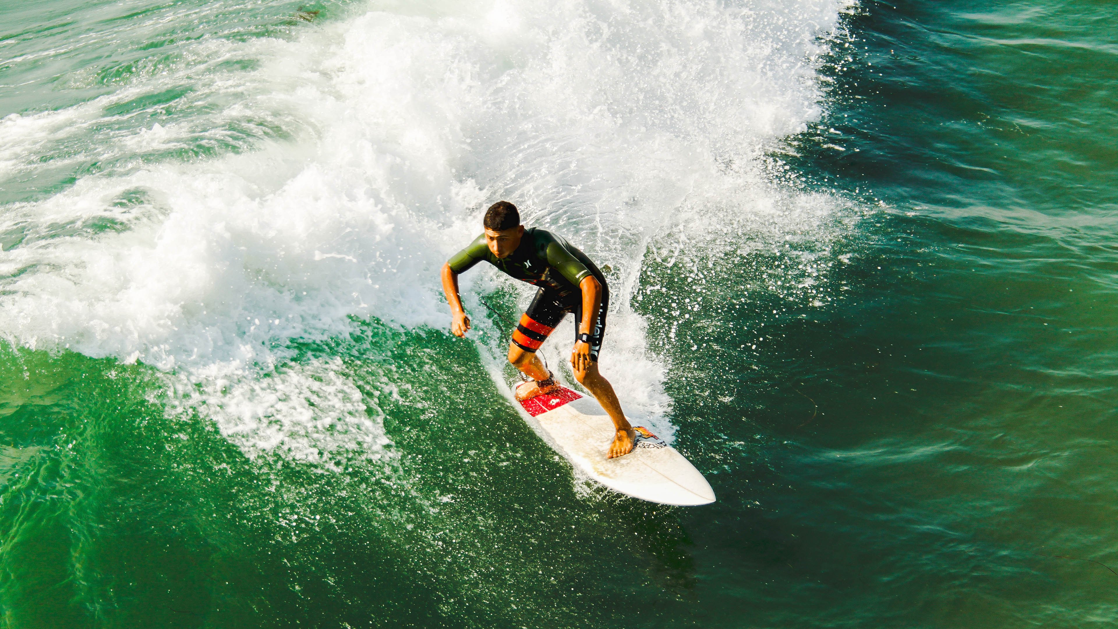 开云电竞登录-决战时刻：比赛进入白热化，胜负难辨，决战要赛