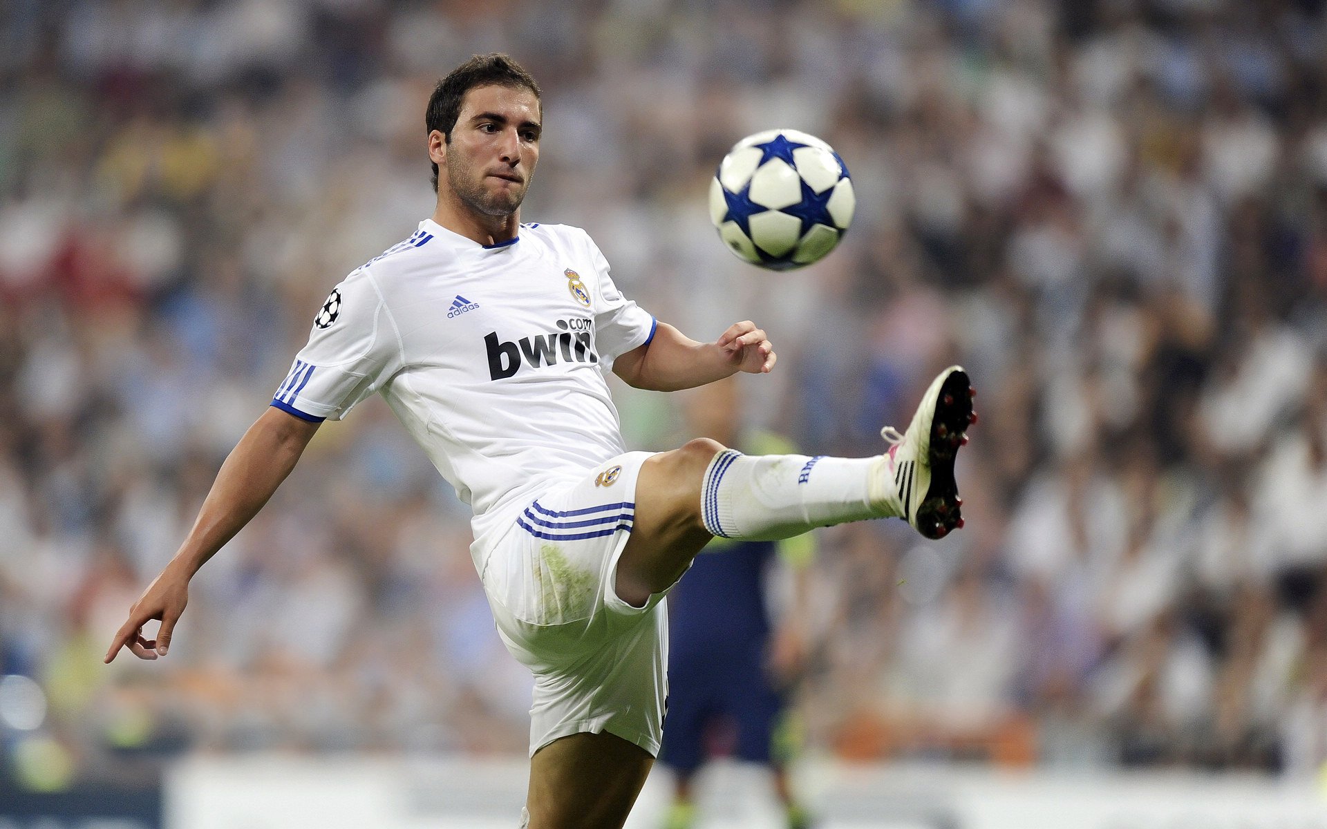 -欧国联比赛:塞尔维亚队双杀匈牙利队,欧联杯之王塞维利亚